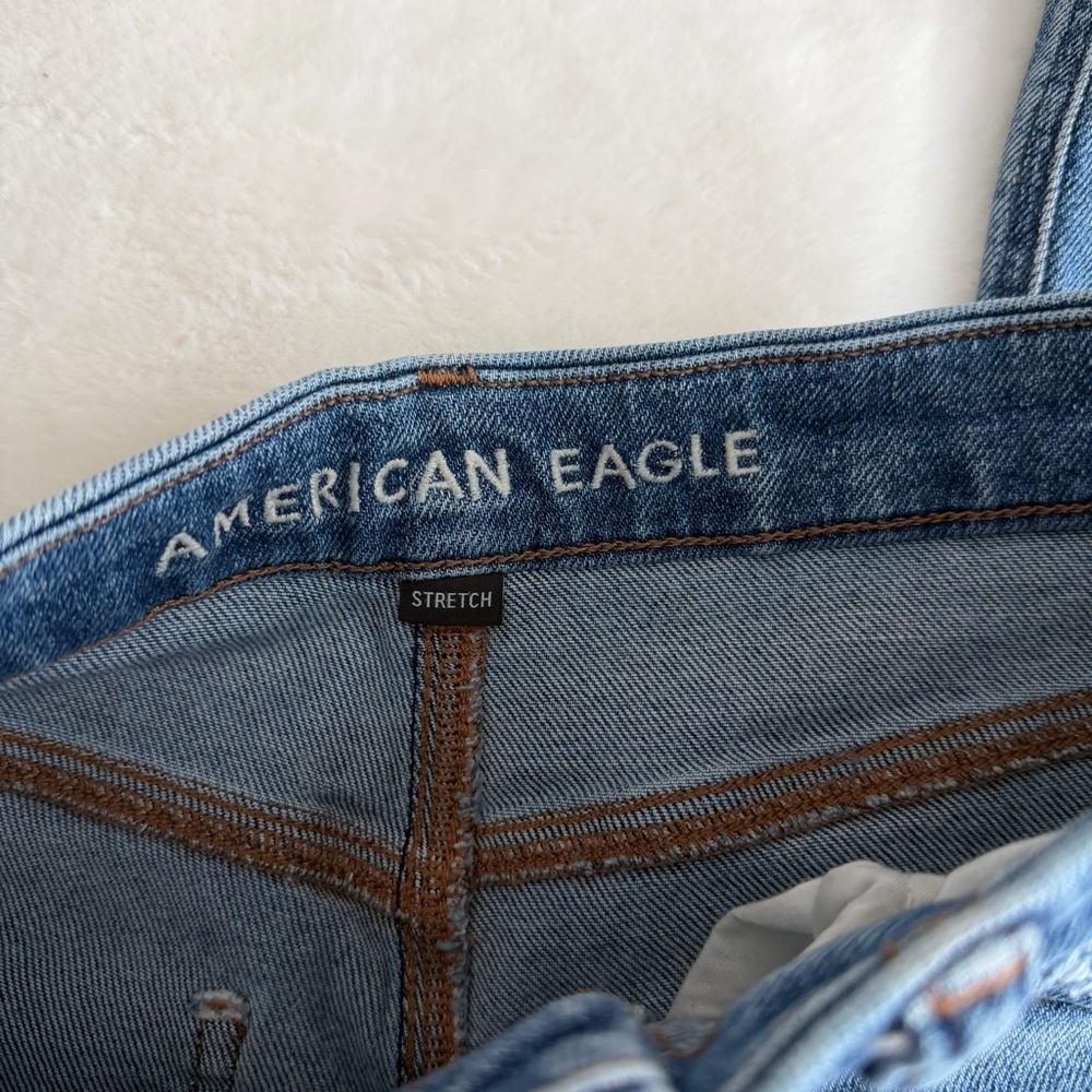 American Eagle Curvy Mom Jean Size 8 - Picture 4 of 10